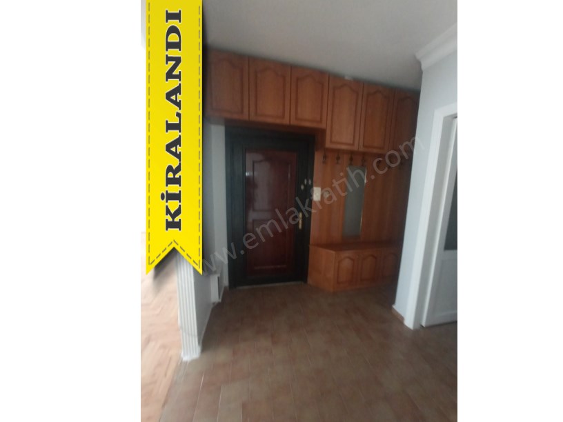 Kocamustafapaşa Kiralık Daire 3+1 Meydana Çok Yakın