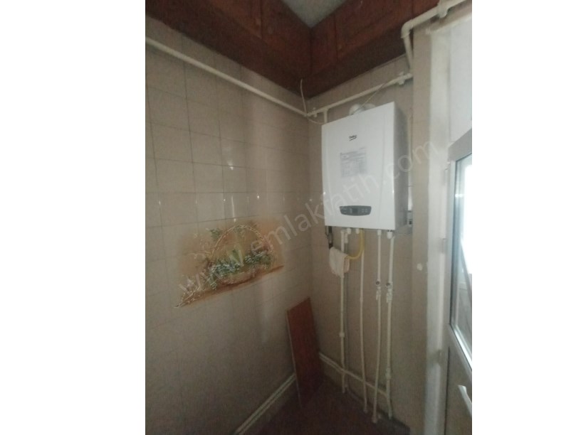 Kocamustafapaşa Kiralık Daire 3+1 Meydana Çok Yakın