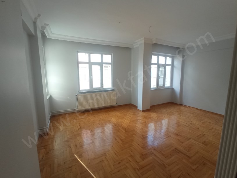 Kocamustafapaşa Kiralık Daire 3+1  ( ESKİ PORTFÖY )