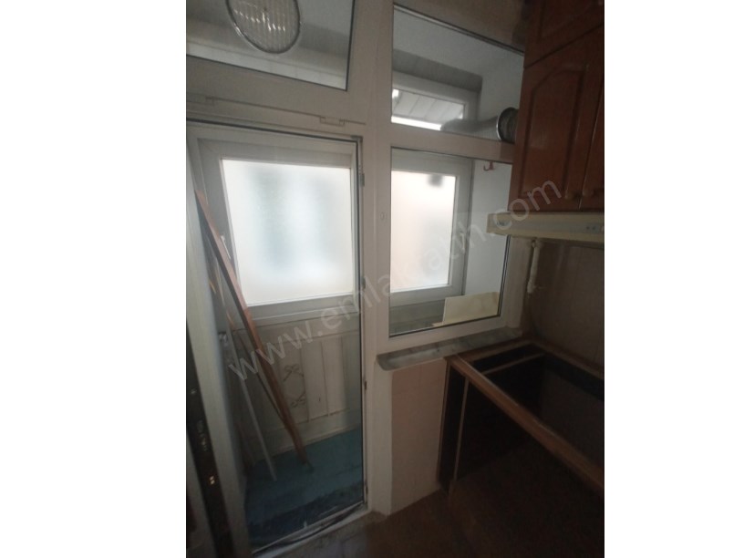 Kocamustafapaşa Kiralık Daire 3+1 Meydana Çok Yakın