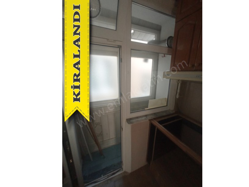 Kocamustafapaşa Kiralık Daire 3+1 Meydana Çok Yakın