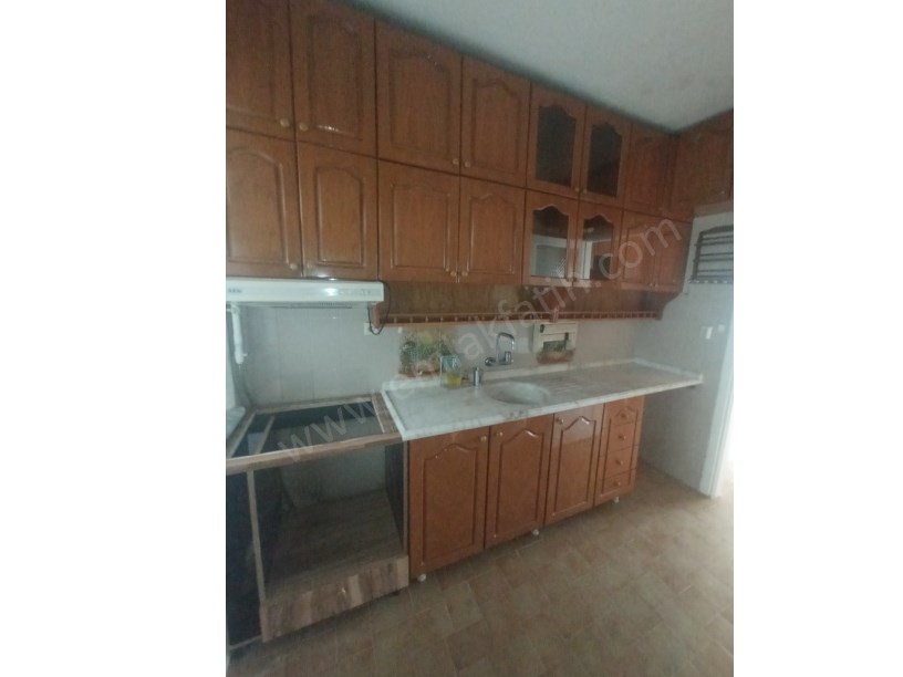 Kocamustafapaşa Kiralık Daire 3+1 Meydana Çok Yakın