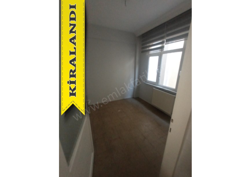 Kocamustafapaşa Kiralık Daire 3+1 Meydana Çok Yakın