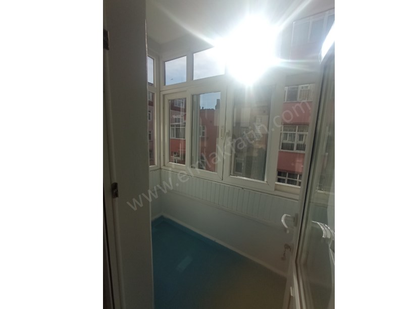 Kocamustafapaşa Kiralık Daire 3+1 Meydana Çok Yakın