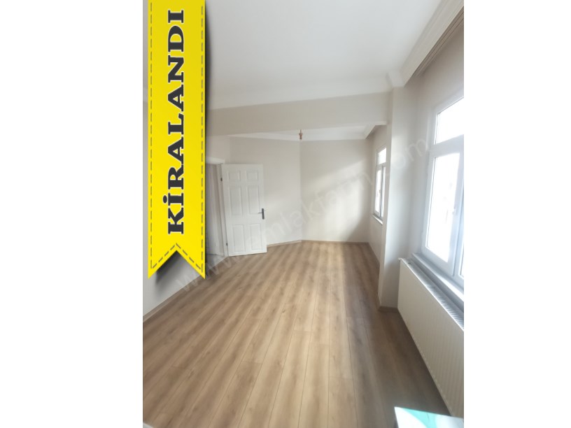 Kocamustafapaşa Milli Müdafaa Cad. Kiralık Daire 1+1 Temiz Çift Cepheli