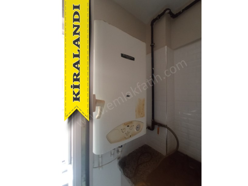 Kocamustafapaşa Milli Müdafaa Cad. Kiralık Daire 1+1 Temiz Çift Cepheli