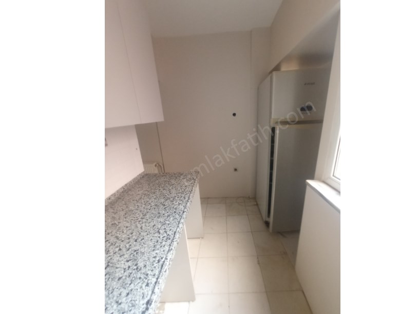 Kocamustafapaşa Milli Müdafaa Cad. Kiralık Daire 1+1 Temiz Çift Cepheli