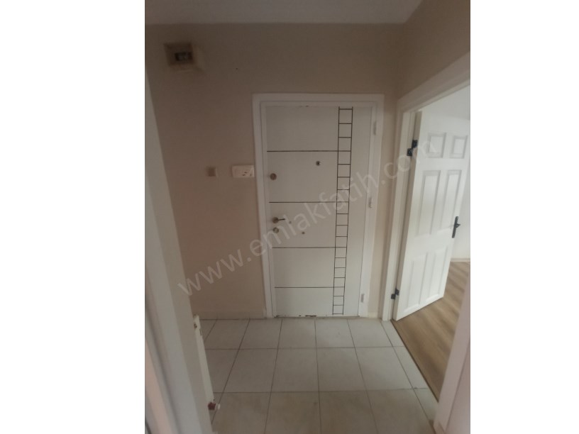 Kocamustafapaşa Milli Müdafaa Cad. Kiralık Daire 1+1 Temiz Çift Cepheli