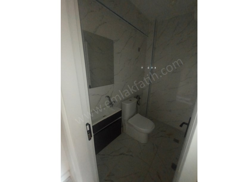 Kocamustafapaşa Milli Müdafaa Cad. Kiralık Daire 1+1 Temiz Çift Cepheli