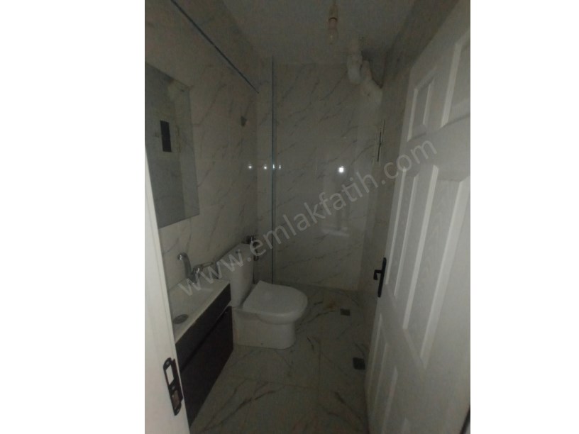 Kocamustafapaşa Milli Müdafaa Cad. Kiralık Daire 1+1 Temiz Çift Cepheli