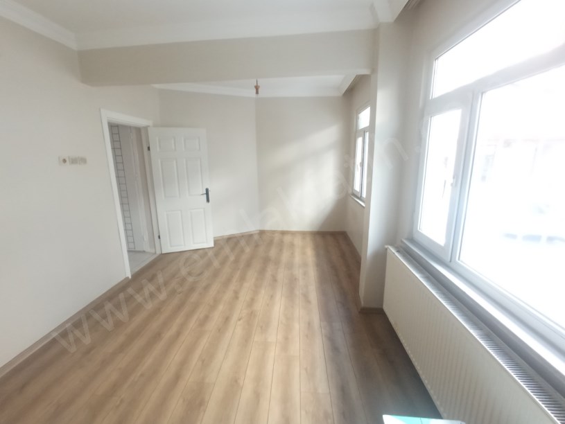 Kocamustafapaşa Milli Müdafaa Cad. Kiralık Daire 1+1  ( ESKİ PORTFÖY )