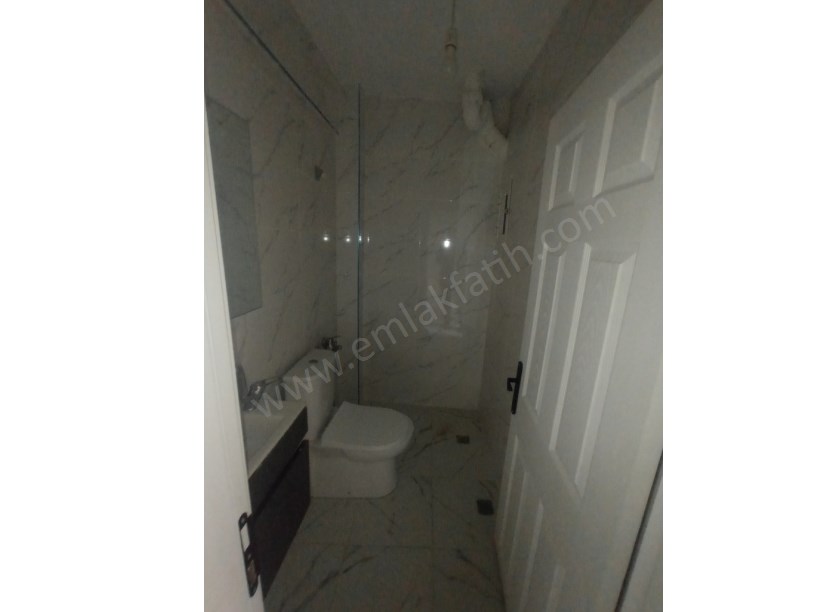 Kocamustafapaşa Milli Müdafaa Cad. Kiralık Daire 1+1 Temiz Çift Cepheli