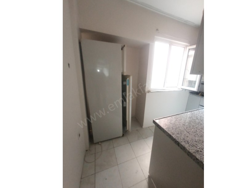 Kocamustafapaşa Milli Müdafaa Cad. Kiralık Daire 1+1 Temiz Çift Cepheli