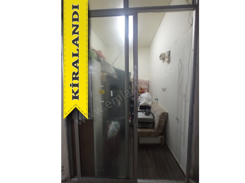 FATİH EMLAKTAN ANA CADDE ÜZERİ PASAJ İÇİ 8 m² Depo ( ESKİ PORTFÖY )