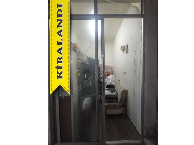 FATİH EMLAKTAN ANA CADDE ÜZERİ PASAJ İÇİ 8 m² Depo ( ESKİ PORTFÖY )