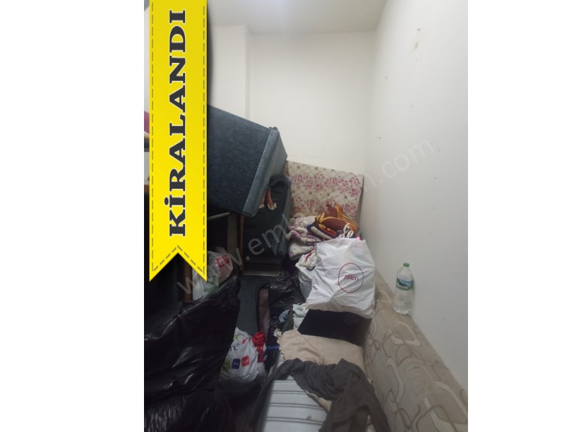 FATİH EMLAKTAN ANA CADDE ÜZERİ PASAJ İÇİ 8 m² Depo