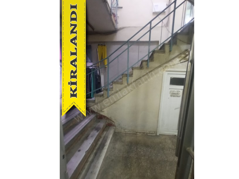 FATİH EMLAKTAN ANA CADDE ÜZERİ PASAJ İÇİ 8 m² Depo