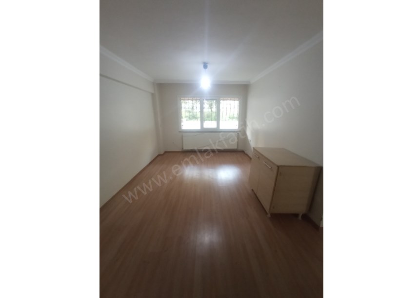 Yedikule Samancı Odaları Sk. Kiralık Daire 2+1 Temiz Büyük Bahçeli