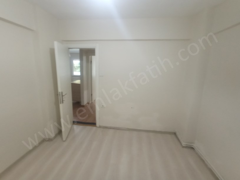 Yedikule Samancı Odaları Sk. Kiralık Daire 2+1  ( ESKİ PORTFÖY )