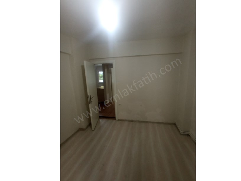 Yedikule Samancı Odaları Sk. Kiralık Daire 2+1 Temiz Büyük Bahçeli