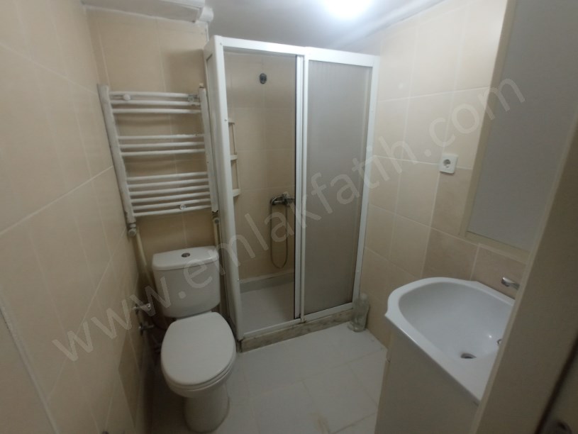 Yedikule Samancı Odaları Sk. Kiralık Daire 2+1  ( ESKİ PORTFÖY )