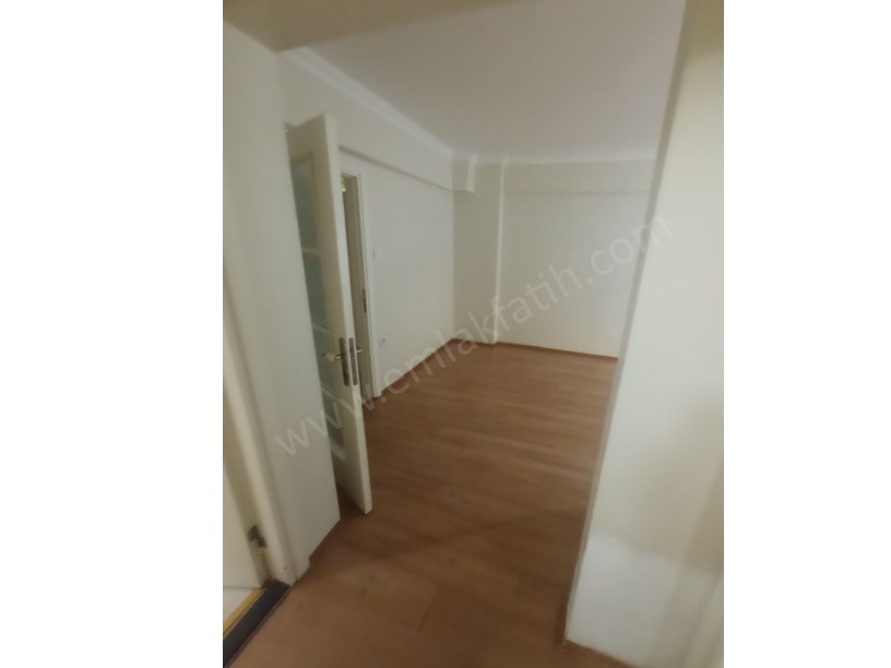 Yedikule Samancı Odaları Sk. Kiralık Daire 2+1 Temiz Büyük Bahçeli