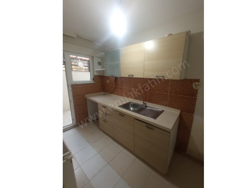 Yedikule Samancı Odaları Sk. Kiralık Daire 2+1 Temiz Büyük Bahçeli