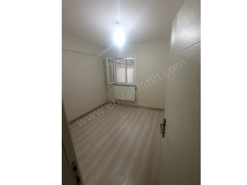 Yedikule Samancı Odaları Sk. Kiralık Daire 2+1 Temiz Büyük Bahçeli