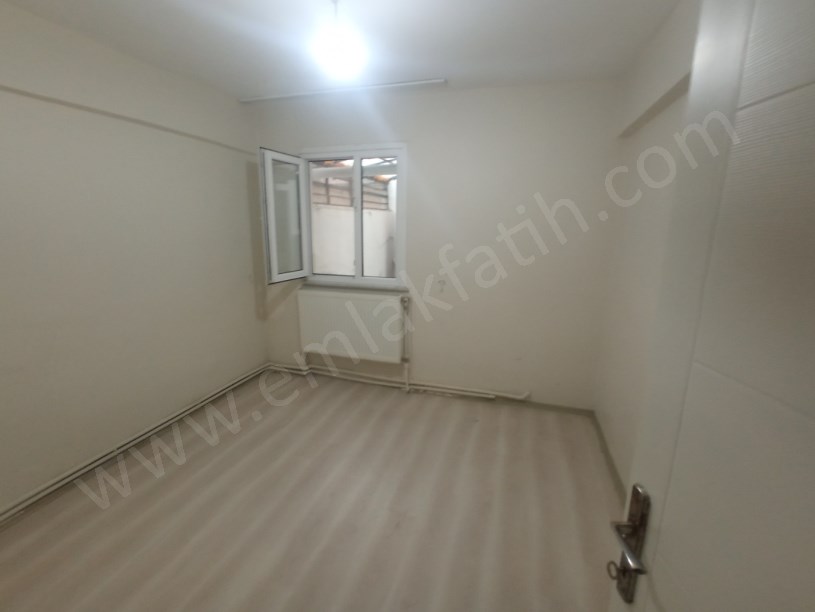 Yedikule Samancı Odaları Sk. Kiralık Daire 2+1 Temiz Büyük Bahçeli