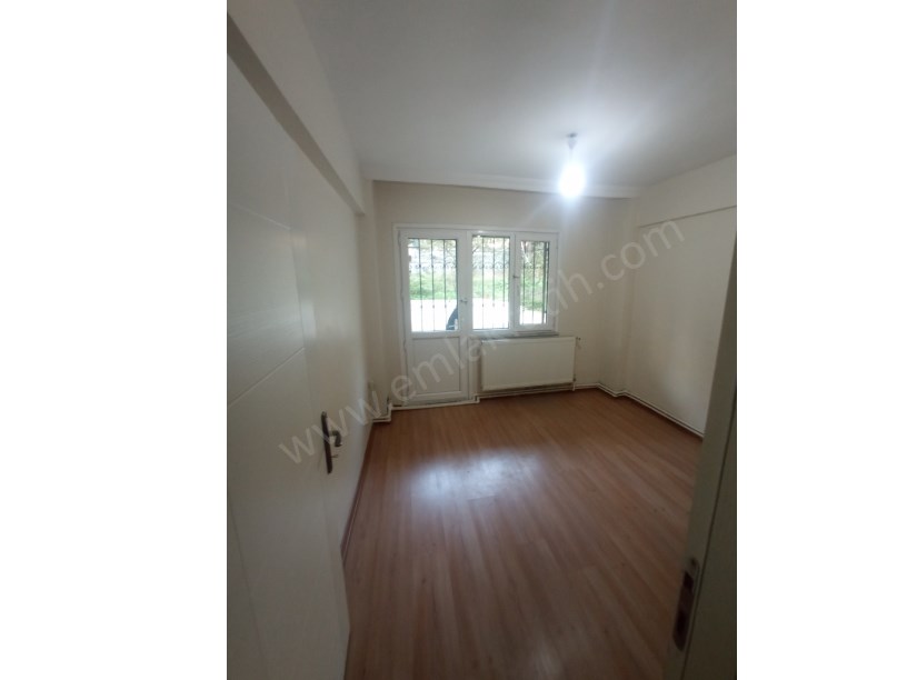 Yedikule Samancı Odaları Sk. Kiralık Daire 2+1 Temiz Büyük Bahçeli