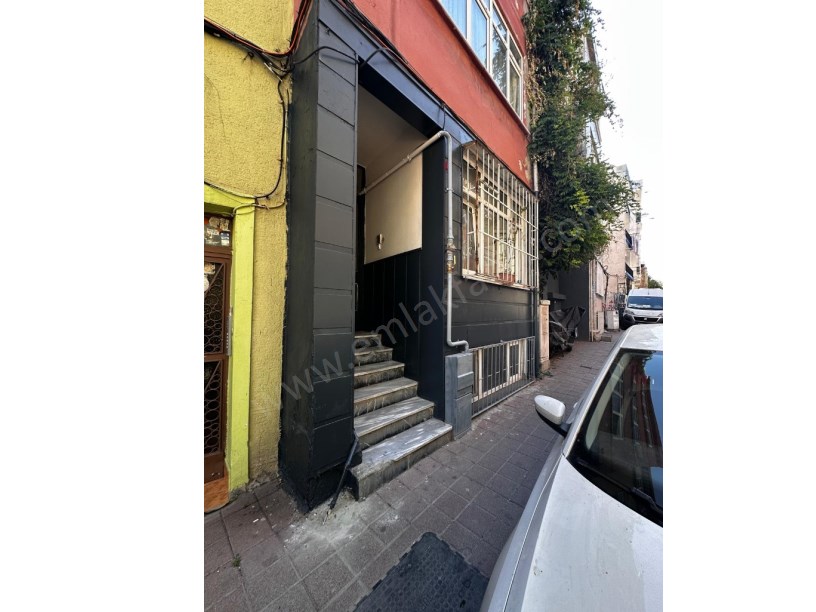 Yedikule Merhaba Cad KISMİ EŞYALI Kiralık Daire 1+1 Temiz Bahçeli