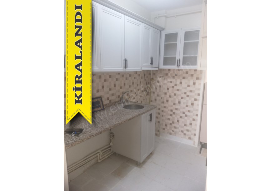 Kocamustafapaşa Müşir Süleyman Sk. Kiralık Daire 3+1 ( ESKİ PORTFÖY )
