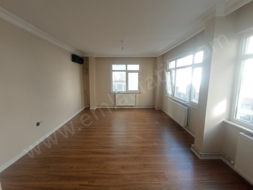 Kocamustafapaşa İzci Türk Sok. BOŞ 3+1 Satılık Daire Yapılı 1.KAT Daire