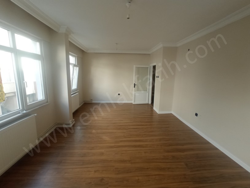 Kocamustafapaşa İzci Türk Sok. BOŞ 3+1 Satılık Daire Yapılı 1.KAT Daire