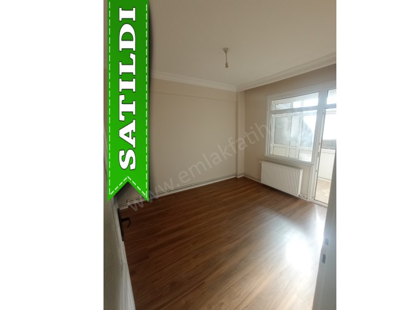 Kocamustafapaşa İzci Türk Sok. BOŞ 3+1 Satılık Daire Yapılı 1.KAT Daire