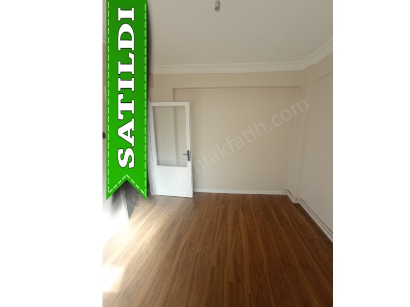 Kocamustafapaşa İzci Türk Sok. BOŞ 3+1 Satılık Daire Yapılı 1.KAT Daire