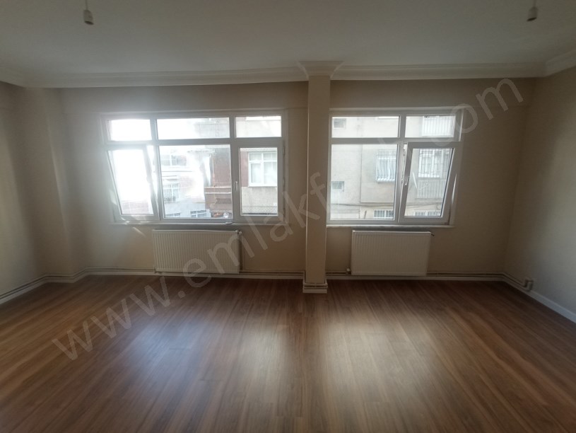 Kocamustafapaşa İzci Türk Sok. BOŞ 3+1 Satılık Daire Yapılı 1.KAT Daire