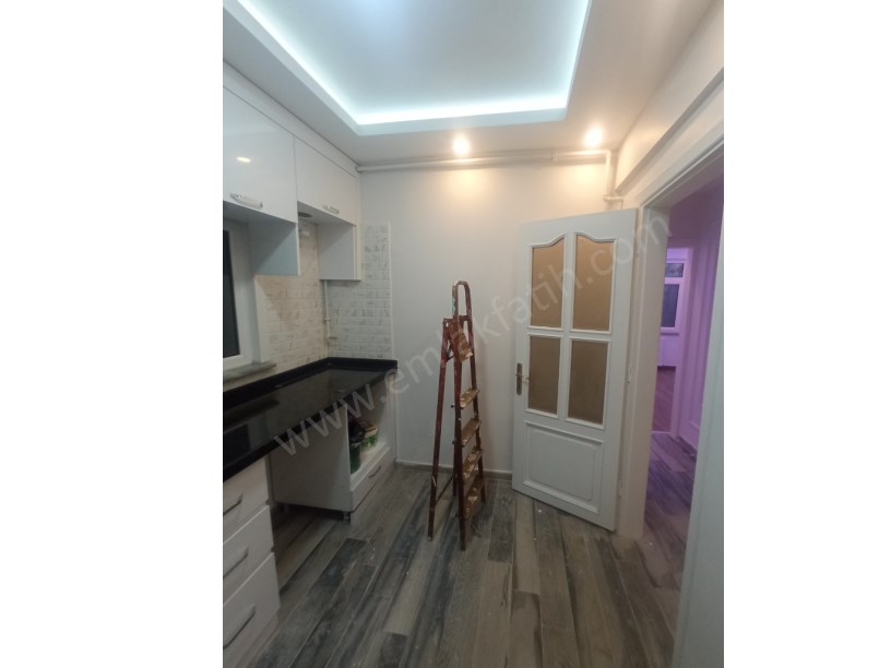 Kocamustafapaşa Nafız Gürman Caddesi Lüks Yapılı Kiralık Daire 3+1 Yeni Tadilatlı