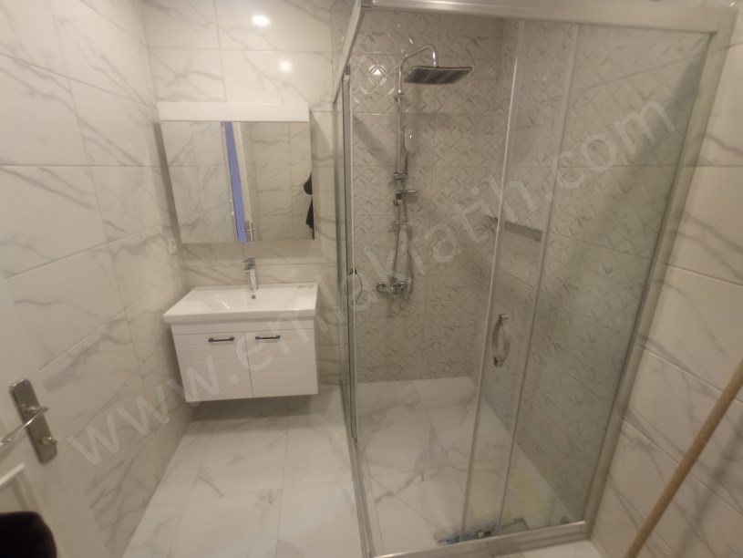 Kocamustafapaşa Nafız Gürman Caddesi Lüks Yapılı Kiralık Daire 3+1 Yeni Tadilatlı