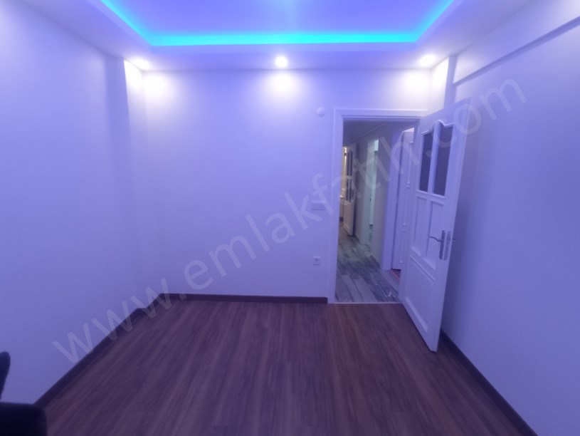 Kocamustafapaşa Nafız Gürman Caddesi Lüks Yapılı Kiralık Daire 3+1 Yeni Tadilatlı