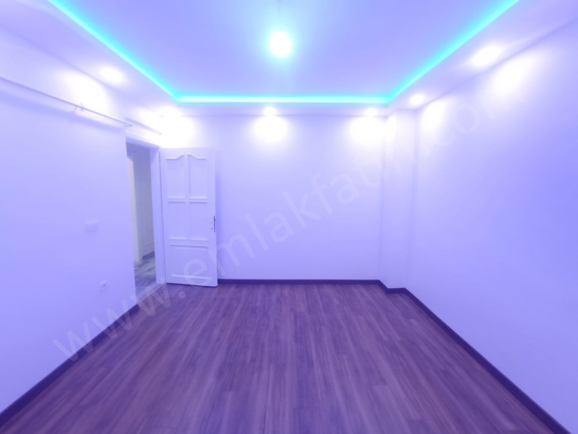 Kocamustafapaşa Nafız Gürman Caddesi Lüks Yapılı Kiralık Daire 3+1 Yeni Tadilatlı ( ►) Video Var