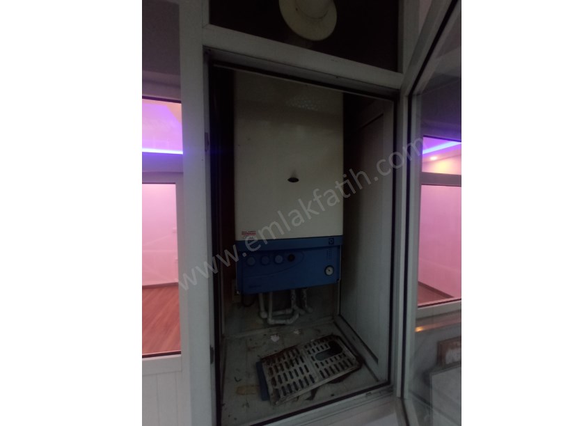 Kocamustafapaşa Nafız Gürman Caddesi Lüks Yapılı Kiralık Daire 3+1 Yeni Tadilatlı