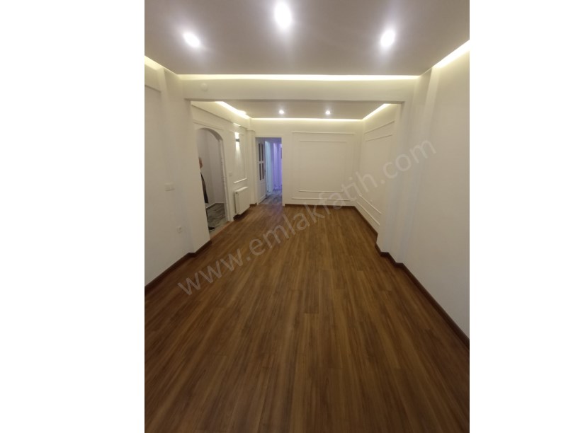 Kocamustafapaşa Nafız Gürman Caddesi Lüks Yapılı Kiralık Daire 3+1 Yeni Tadilatlı