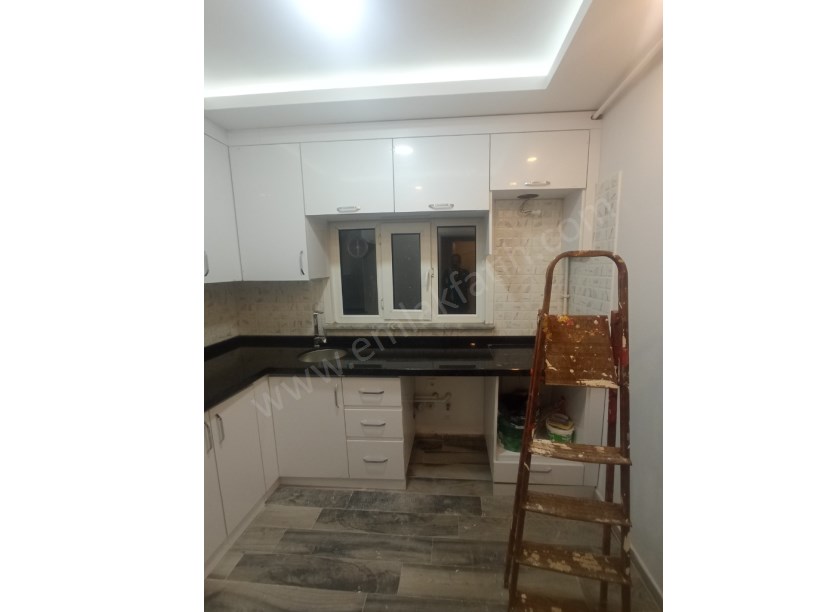 Kocamustafapaşa Nafız Gürman Caddesi Lüks Yapılı Kiralık Daire 3+1 Yeni Tadilatlı