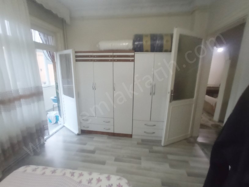 Kocamustafapaşa Nafız Gürman Cad 2+1 Deniz Manzaralı Balkonlu Boş 1.KAT Satılık Daire