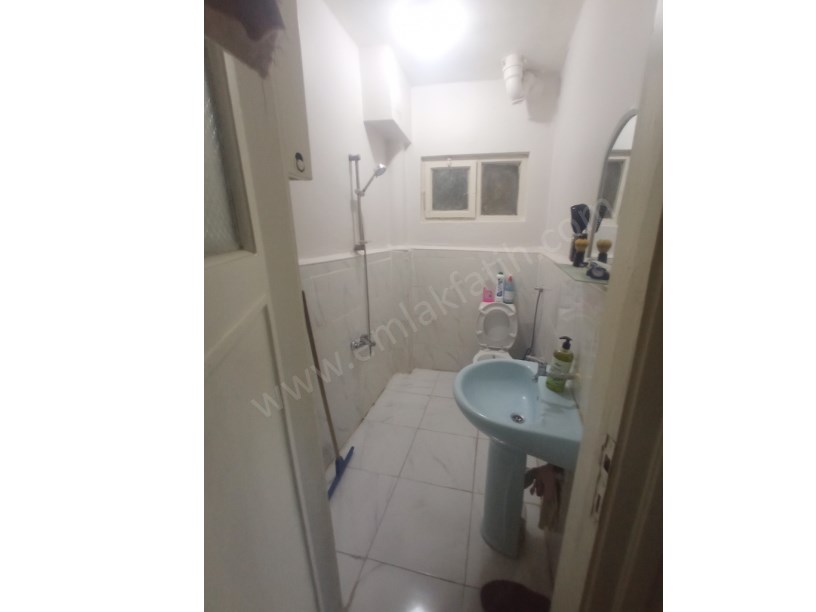 Kocamustafapaşa Nafız Gürman Cad 2+1 Deniz Manzaralı Balkonlu Boş 1.KAT Satılık Daire