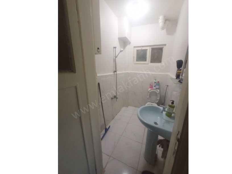 Kocamustafapaşa Nafız Gürman Cad 2+1 Deniz Manzaralı Balkonlu 1.KAT Satılık Daire