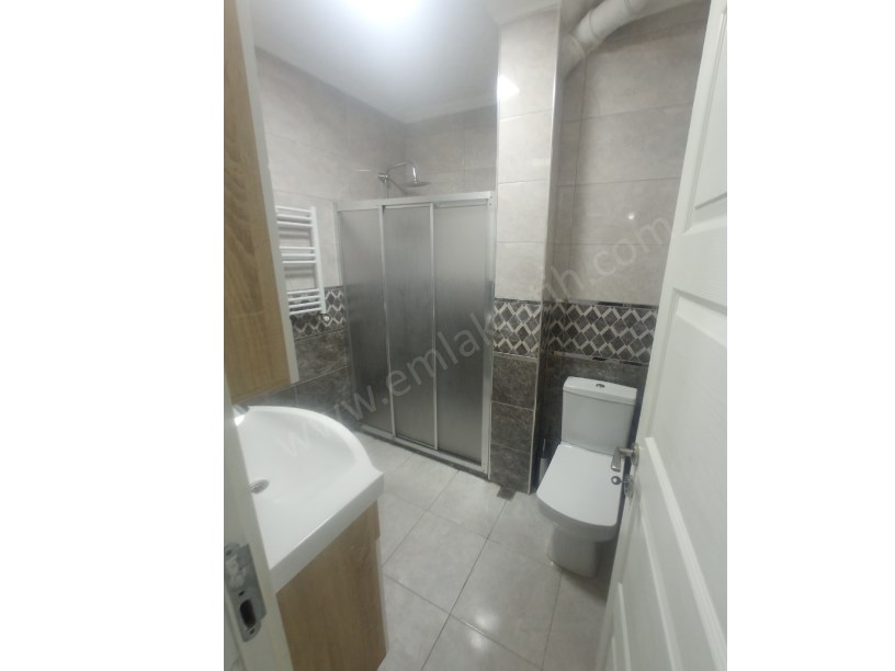 Kocamustafapaşa Hacıkadın Caddesi Full Yapılı Temiz Daire 2+1 ( ►) Video Var