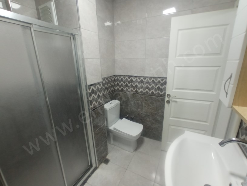 Kocamustafapaşa Hacıkadın Caddesi Full Yapılı Temiz Daire 2+1 ( ►) Video Var