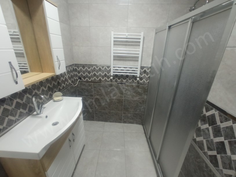 Kocamustafapaşa Hacıkadın Caddesi Full Yapılı Temiz Daire 2+1 ( ►) Video Var